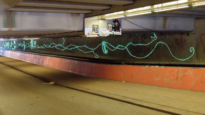 915128 Afbeelding van het lichtkunstwerk 'Overgrown' van het Utrechtse kunstenaarsduo Front404 in de Van ...